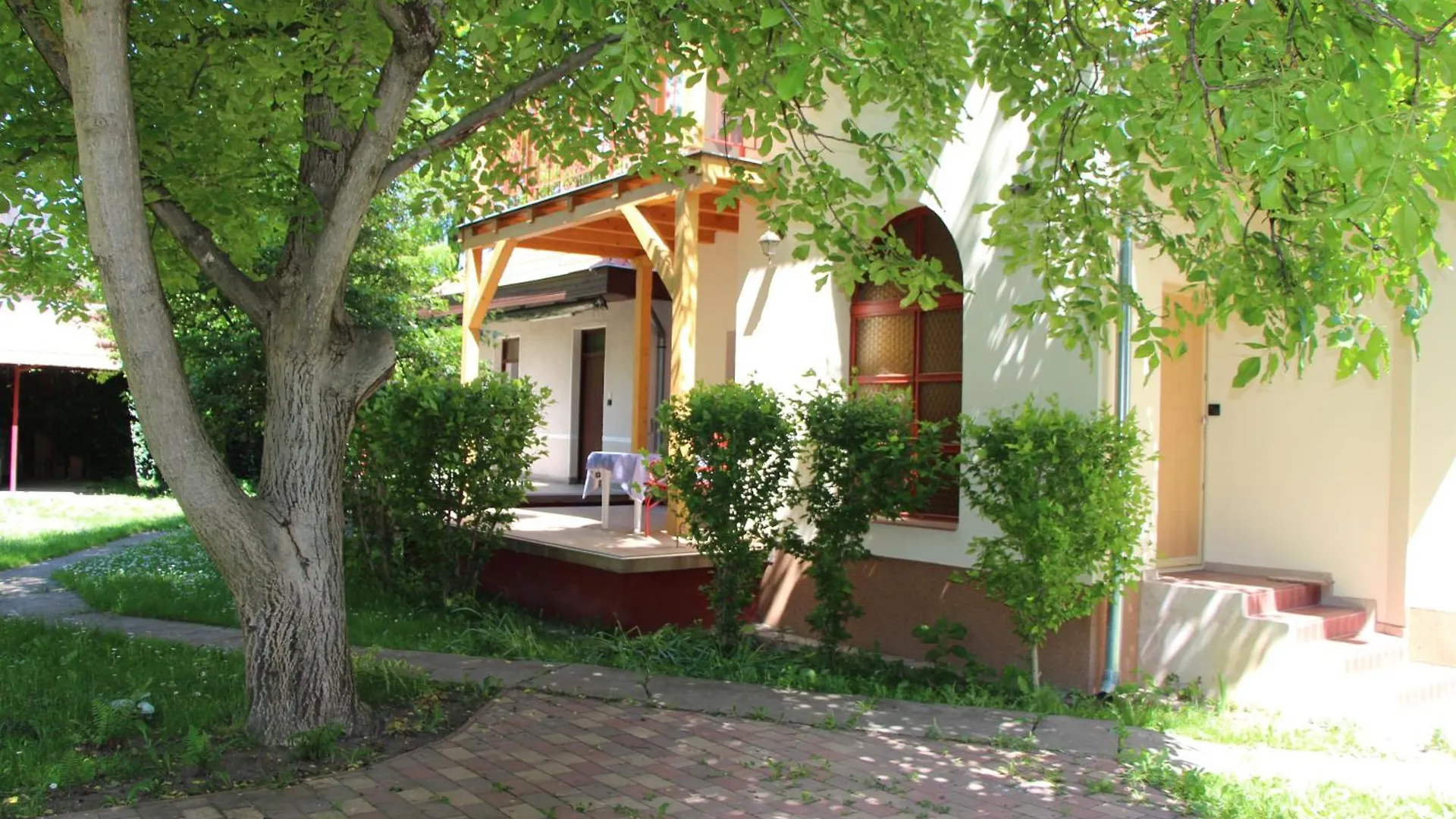 Case de vacanță Fecskefeszek Nyaralohaz Villa Hajdúszoboszló Ungaria