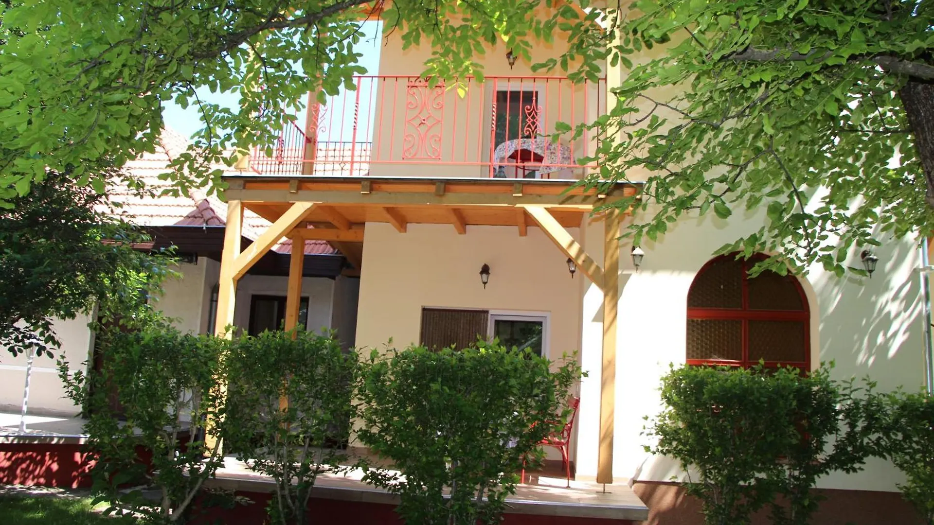 Fecskefeszek Nyaralohaz Villa Hajdúszoboszló Case de vacanță