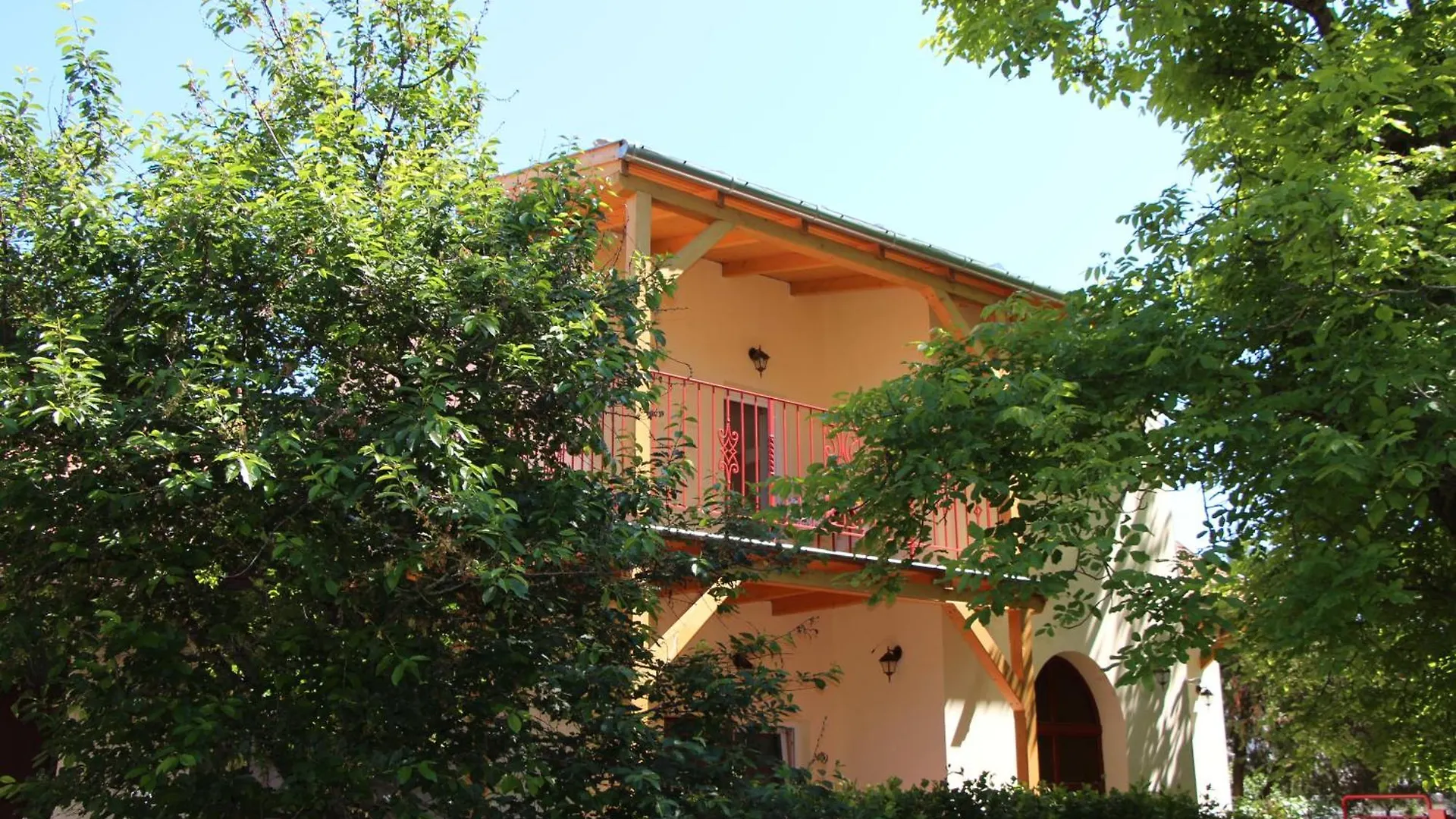 Fecskefeszek Nyaralohaz Villa Hajdúszoboszló